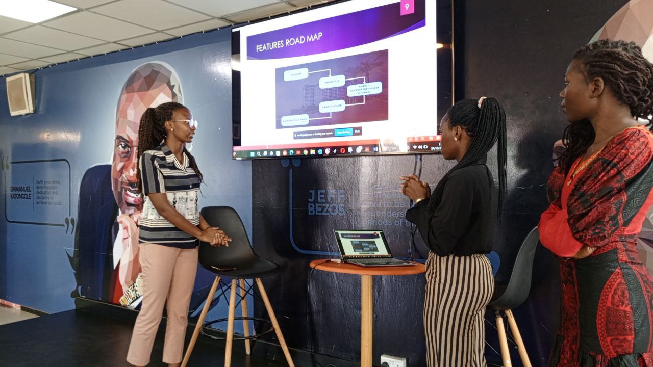 Code Queen program participants